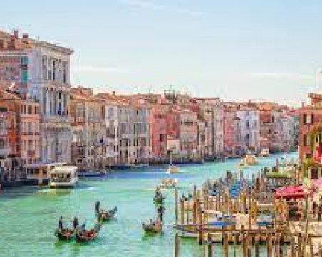 Венеция налага данък и ограничава достъпа на туристи