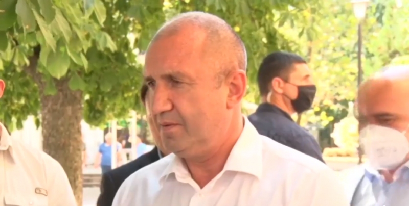 Радев: Времето за декларация от страна на партиите изтече