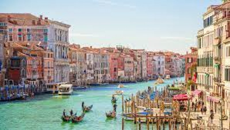 Венеция налага данък и ограничава достъпа на туристи