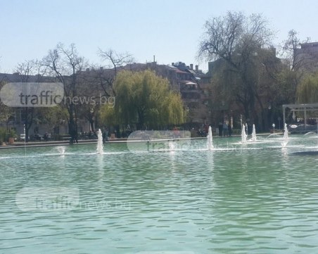 Пеещите фонтани стават балетна сцена на старта на Есенния салон на изкуствата в Пловдив