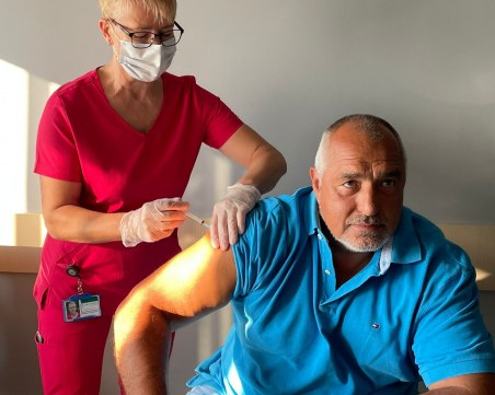 Борисов си постави втора игла от Moderna