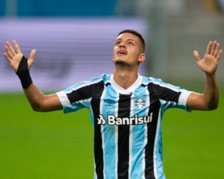 Лудогорец в битка със сериозни клубове за бразилец