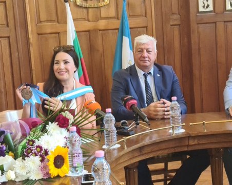 Соня Йончева като Почетен гражданин на Пловдив: Посвещавам наградата на семейството си