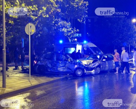 Тежка катастрофа между три автомобила в Смирненски