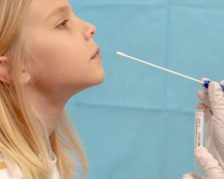 При поне 90% съгласни родители: Тестват учениците за COVID-19 веднъж седмично