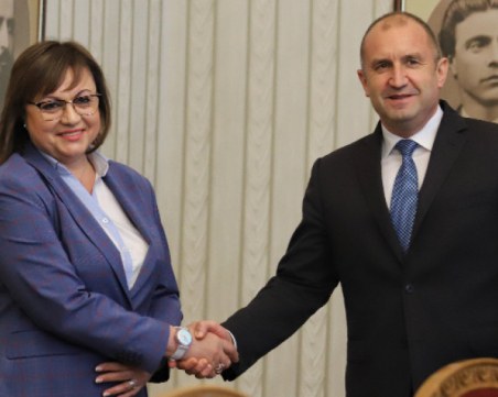 Румен Радев връчва днес третия мандат на БСП