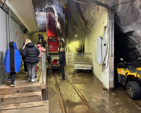 С два влака в планината стигате до един от най-красивите върхове в Европа СНИМКИ