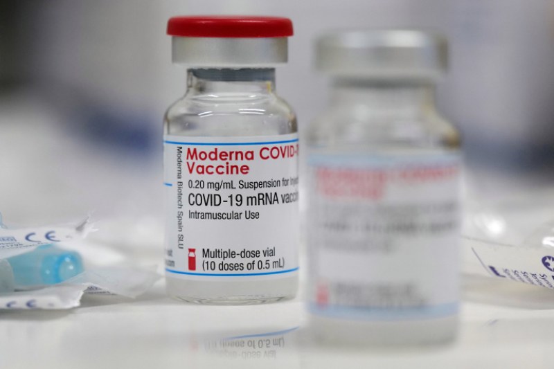 Разследват дали замърсената партида на ваксините Модерна е стигнала до страни в ЕС