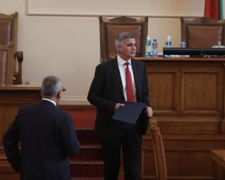 Стефан Янев: Част от оградата по границата се нуждае от спешен ремонт, има засилен натиск