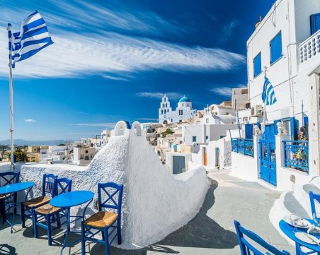 Задължителни тестове за COVID-19 в Гърция за неваксинираните лица, пристигащи от България