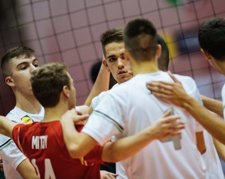 България U19 на осминафинал на Световното