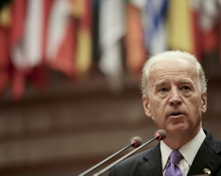 Джо Байдън: Очакваме нова атака срещу летището в Кабул до часове