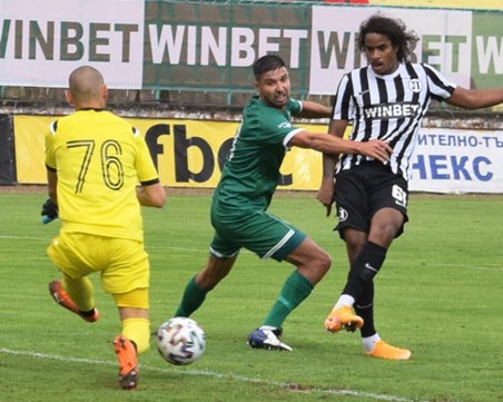 Локо отново не успя да победи