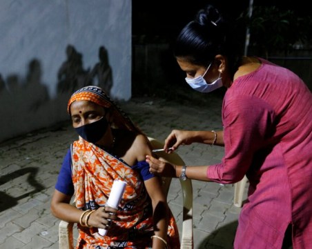 Рекорд в Индия – сложиха над 10 млн. дози ваксини за ден