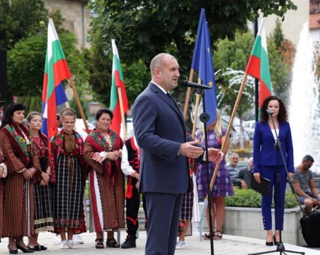 Румен Радев: Народът е съдникът в политиката, той трябва да покаже пътя за развитие на България