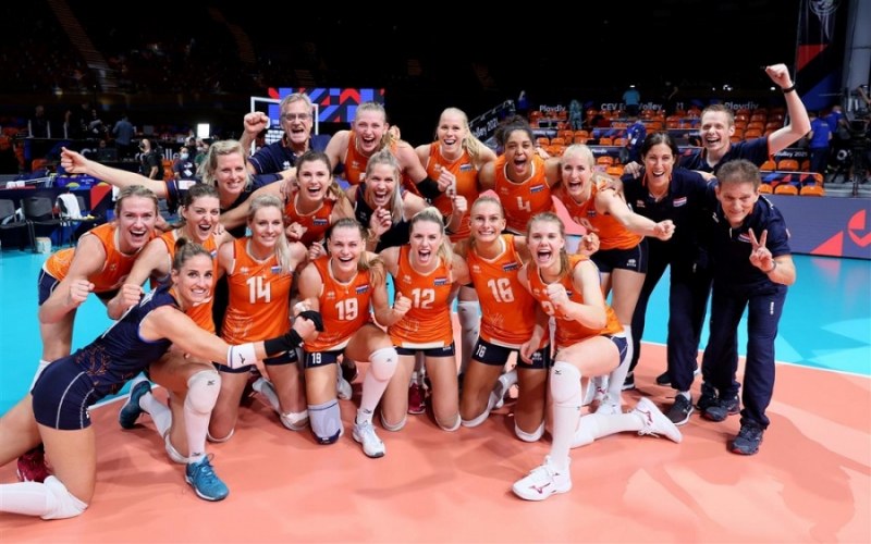 Нидерландия се класира на четвъртфиналите на Евроволей 2021
