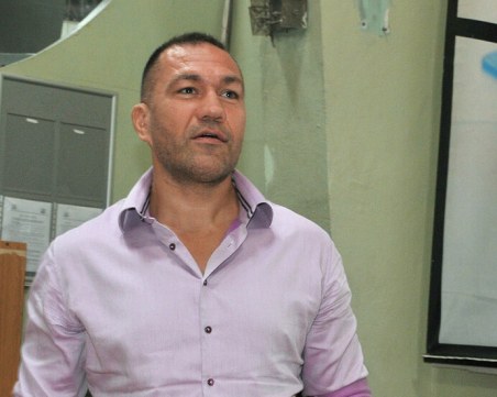 Кубрат Пулев отлага политическите си намерения за създаване на партия