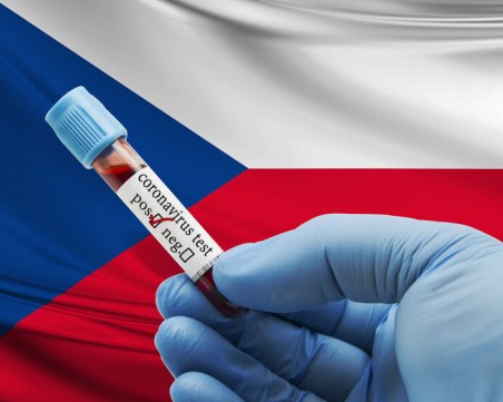Чехия започва поставянето на трета доза ваксина срещу COVID