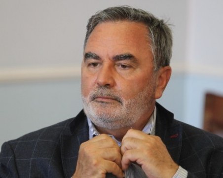 Кунчев: Масовите събития трябва да се ограничат, да събираш толкова хора на едно място е недопустимо