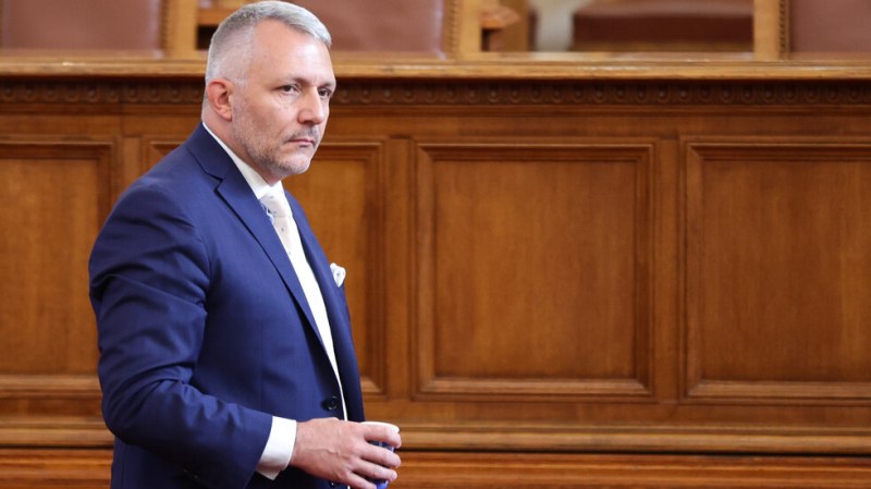 Хаджигенов: Всяко отиване на избори по прищявка на Трифонов струва 65 млн. лв.