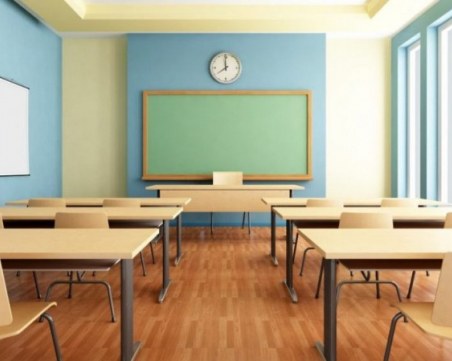 Министърът на образованието: Новата учебна година децата да учат по-дълго присъствено