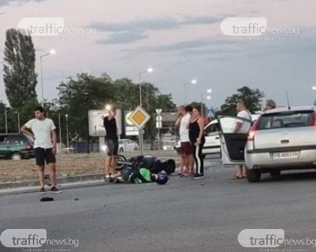 Моторист е блъснат на кръговото на Адата, линейка и полиция са намясто