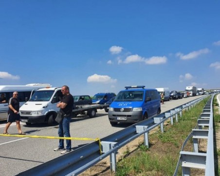 Пресякоха канал за контрабанда на лекарства за над 270 хиляди лева