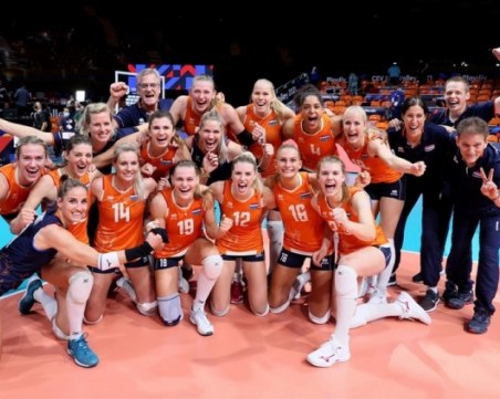 Ясни са всички четвъртфиналисти на Европейското по волейбол за жени