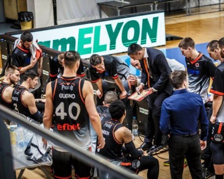 Академик играе контрола с Рилски спортист