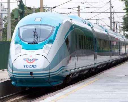 Влаковете в Турция ще возят само ваксинирани