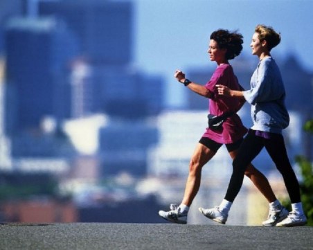 Бързо ходене или бягане - с кое се отслабва по-сигурно?