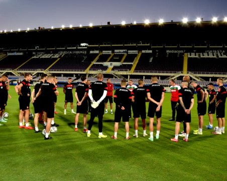 Националите за първи път играят в една година със световния и европейския шампион