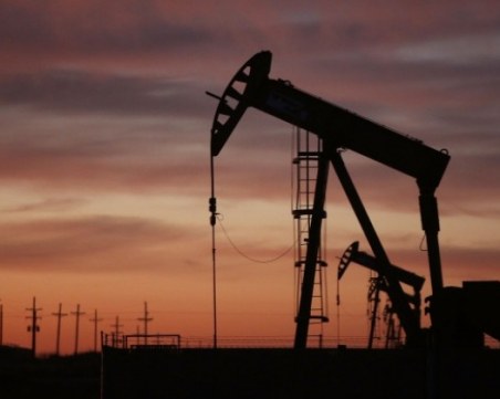Цената на петрола поевтинява, след решение на ОПЕК+ за увеличаване на добива