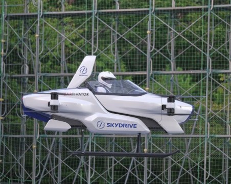 Япония се включва в производството на летящи коли