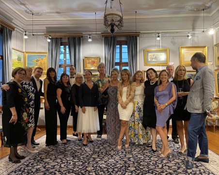 Звезда от Холивуд присъства на официална вечеря в Пловдив