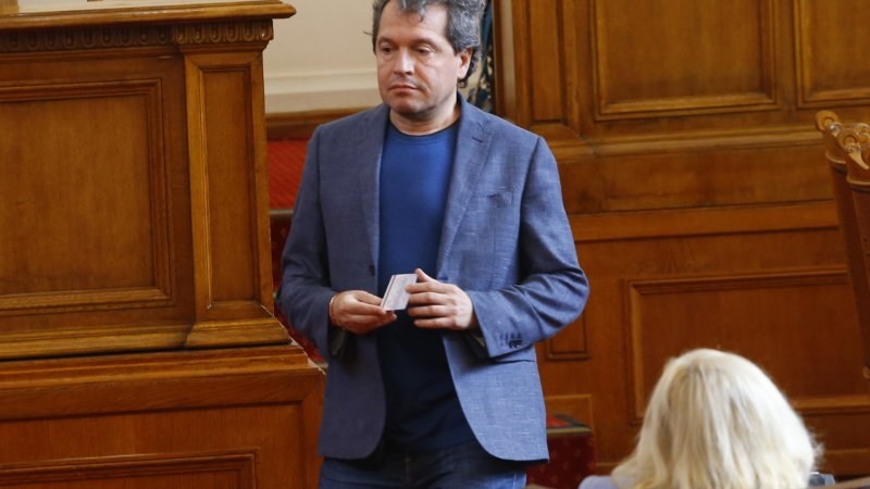 Тошко Йорданов: Президентът не трябва да разпуска парламента, дори и БСП да върне мандата