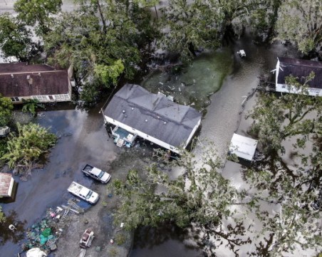 Байдън нареди да се отпусне федерална помощ след урагана 
