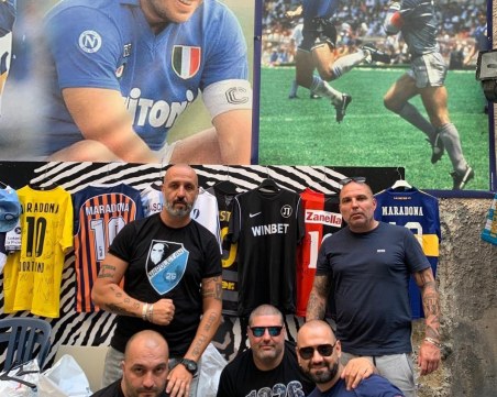 Фланелка на Локомотив Пловдив ще седи до мемориала на Дон Диего в Неапол