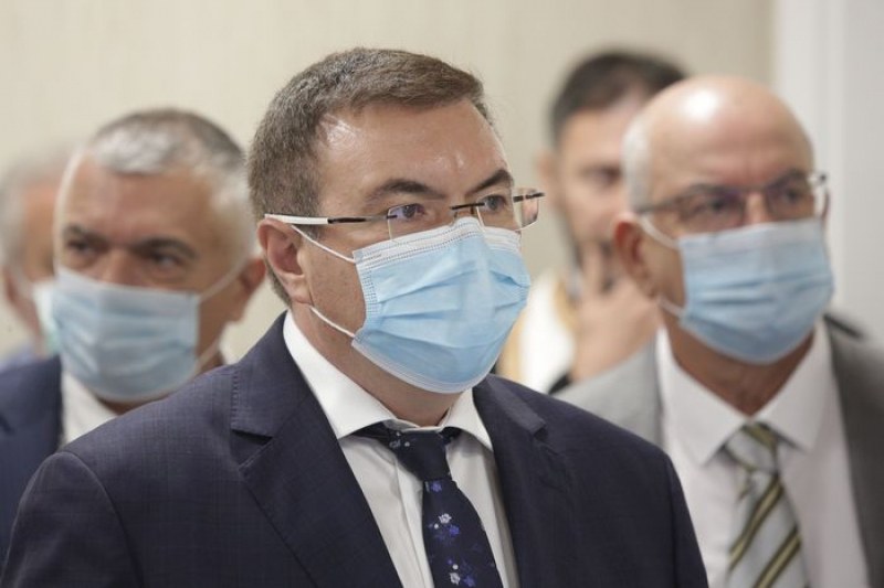 В парламента: ГЕРБ поиска оставката на здравния министър, Янев се извини на лекарите