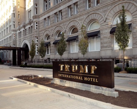Доналд Тръмп продава хотела си във Вашингтон