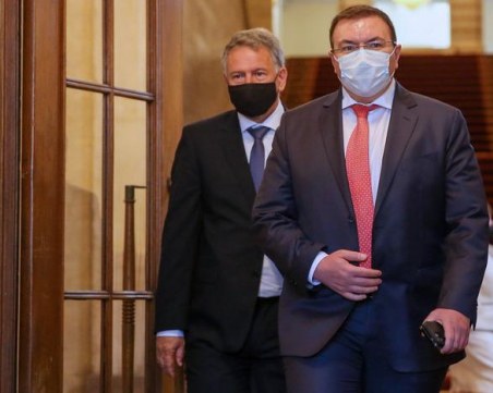 Ангелов: Държавна институция се ползва за частен интерес