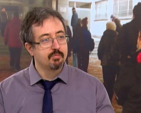 100 000 активни случаи на COVID-19 очаква математикът Лъчезар Томов