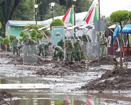 16 пациенти са загинали след наводнение в болница в Мексико