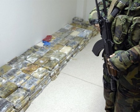 Албанската полиция залови нова пратка кокаин в контейнер с банани