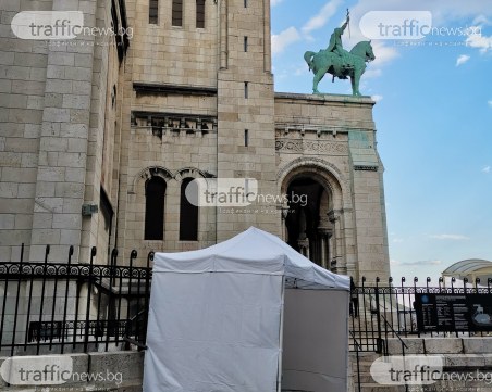 Българка в Париж: Във Франция правителството осигурява избор - тест или ваксина, нека вземем пример