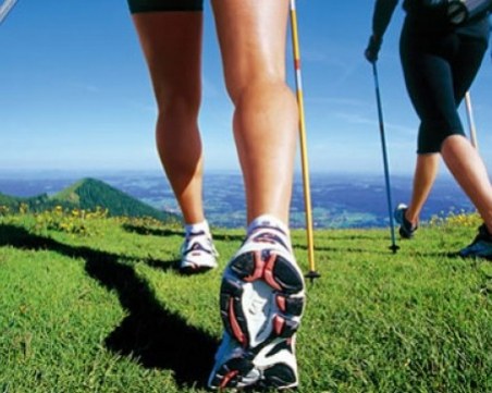 Редовното ходене пеш удължава живота