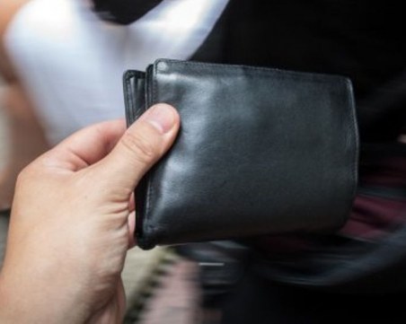 Арестуваха младеж в Пловдив, задигнал портфейл от апартамент в Тракия