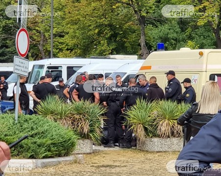 Момче припадна на протеста в София