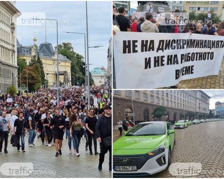 Над 10 000 крещят: 