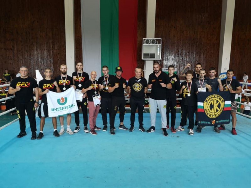Пловдивски клуб с 11 медала на държавното по кикбокс и муай тай в Каварна